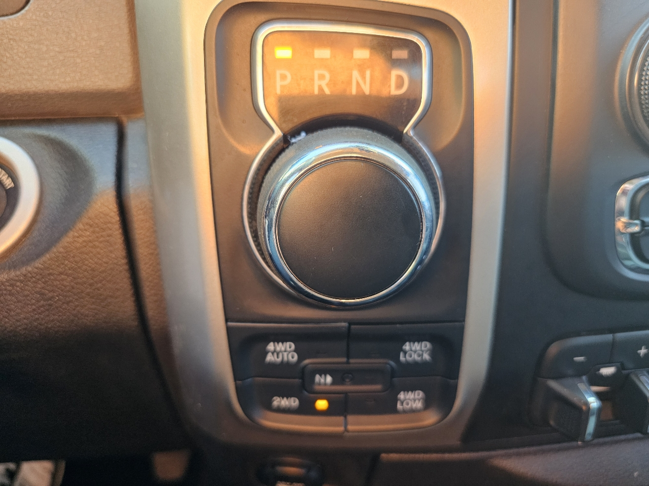 RAM 1500 4WD Crew Cab 140.5" Big Horn 2015