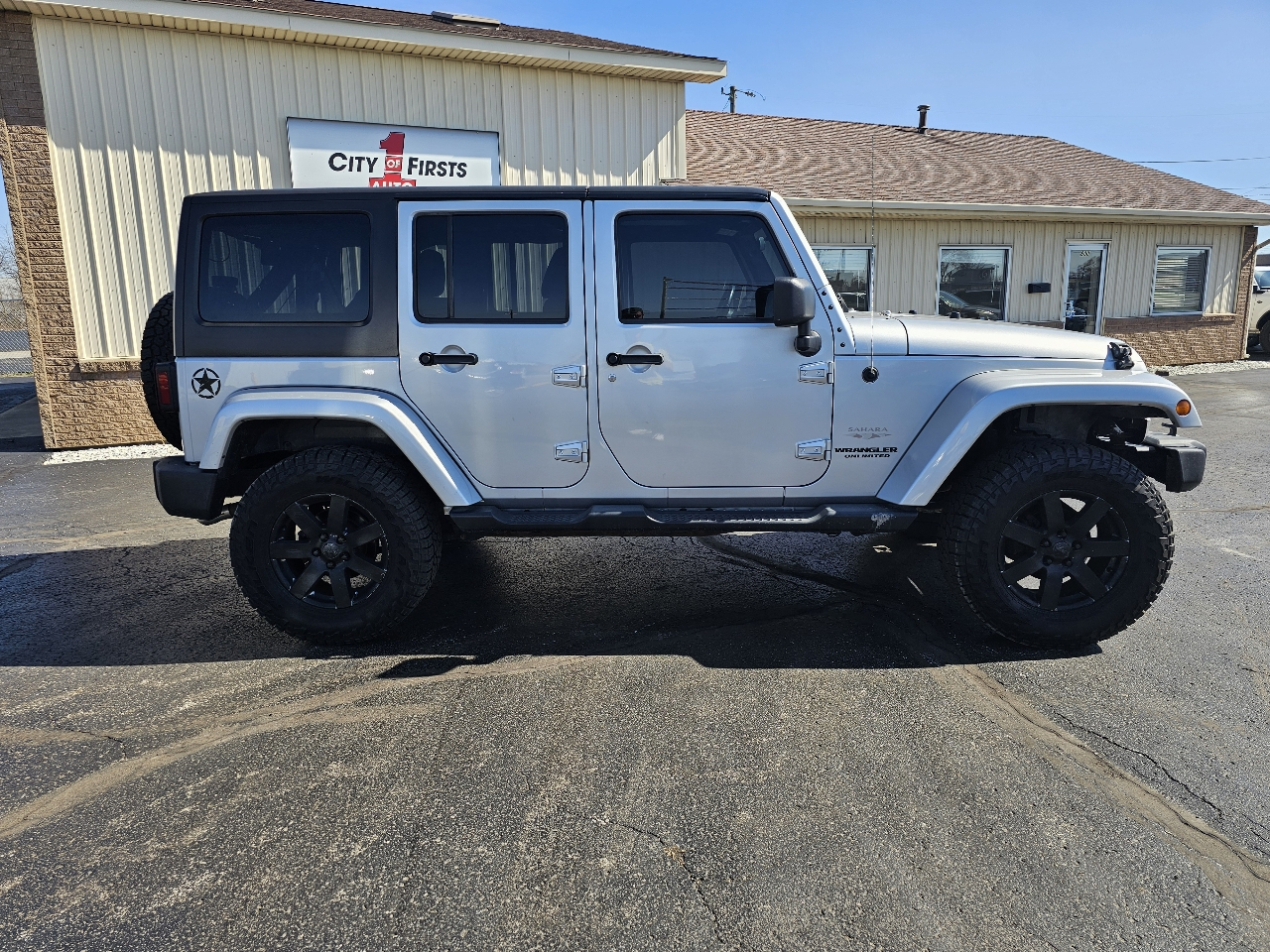 Jeep Wrangler Unlimited 4WD 4dr Sahara 2012