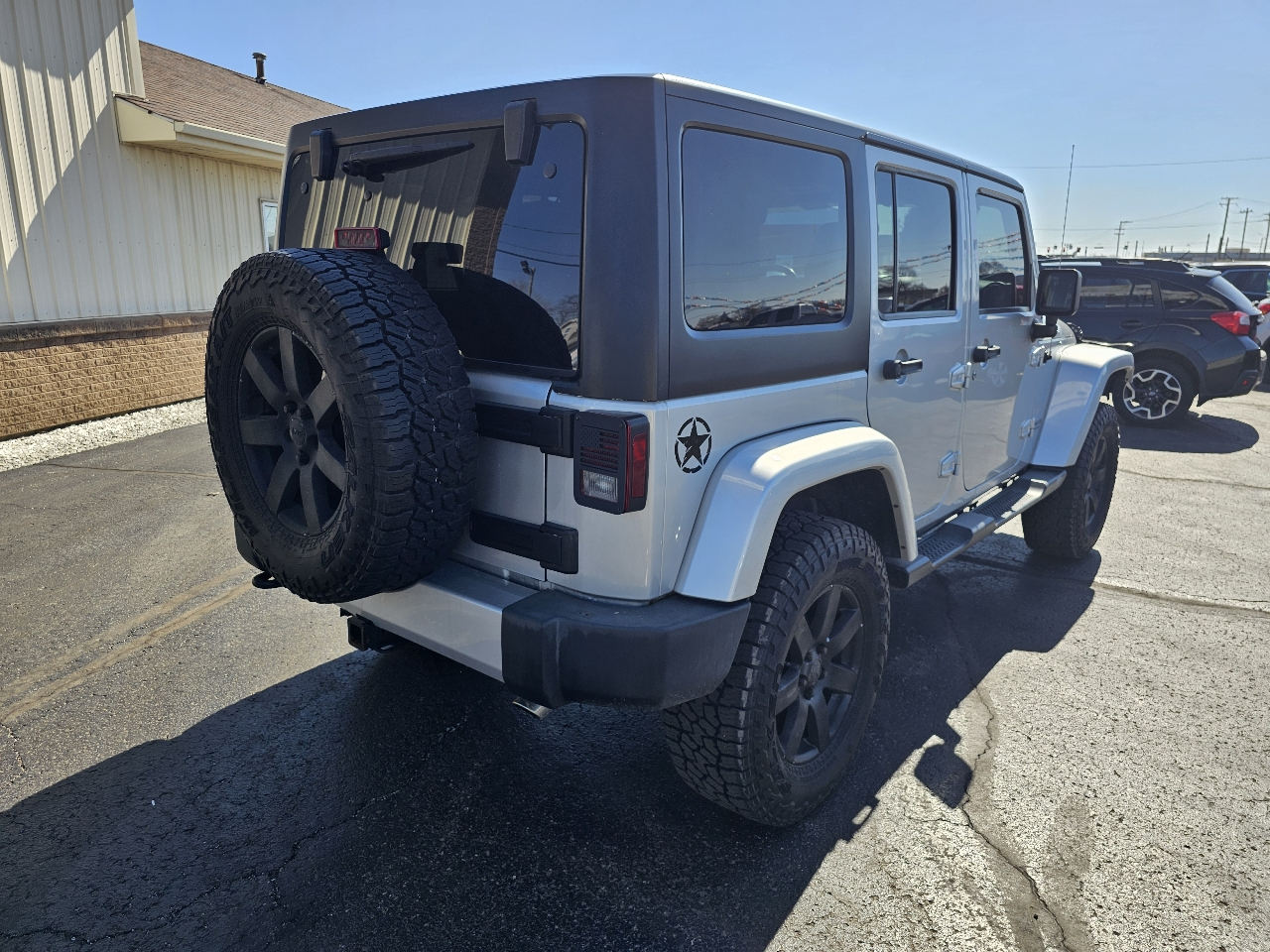 Jeep Wrangler Unlimited 4WD 4dr Sahara 2012