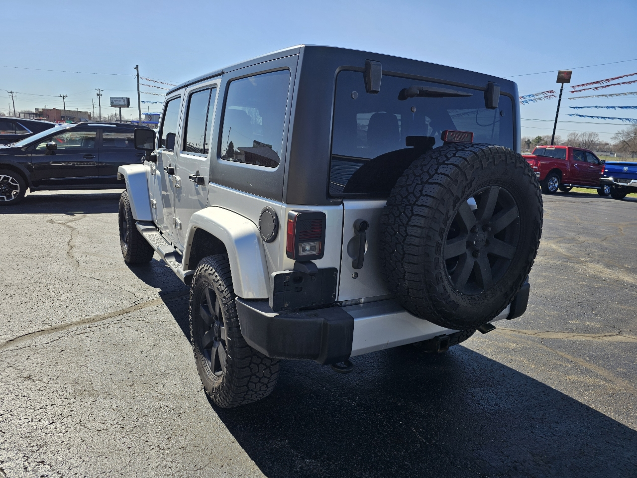 Jeep Wrangler Unlimited 4WD 4dr Sahara 2012