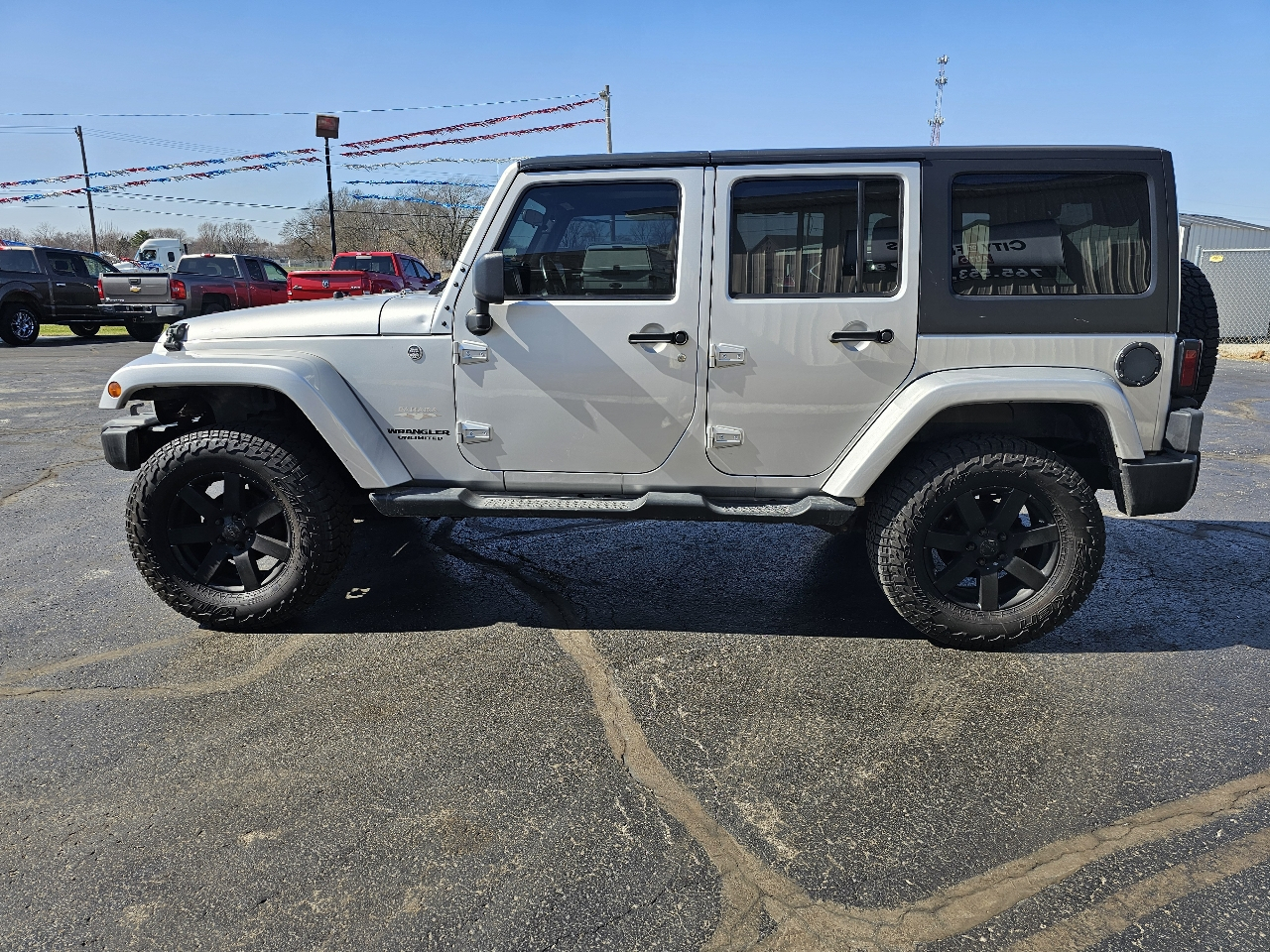Jeep Wrangler Unlimited 4WD 4dr Sahara 2012