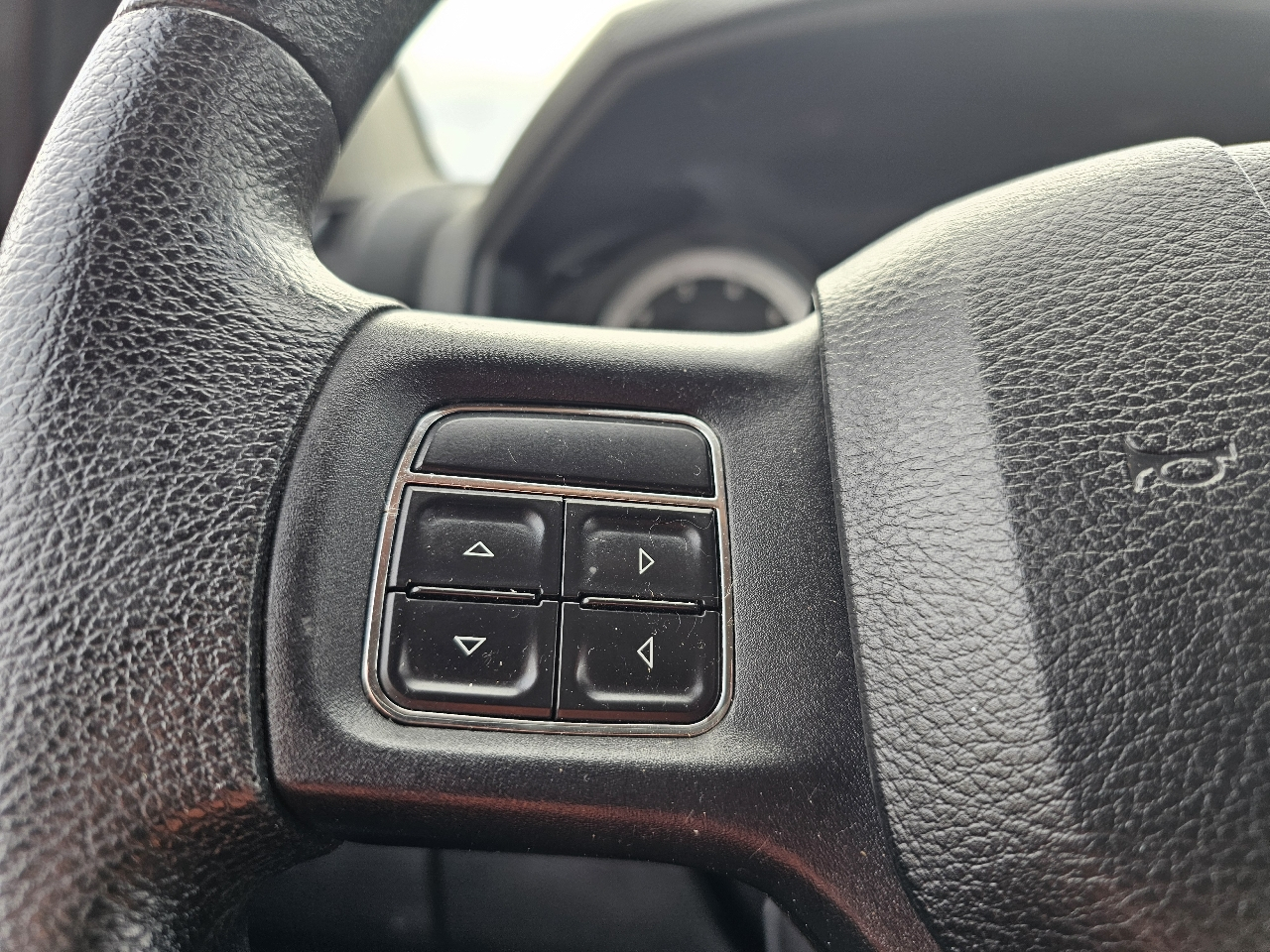 RAM 1500 4WD Quad Cab 140.5" Express 2014