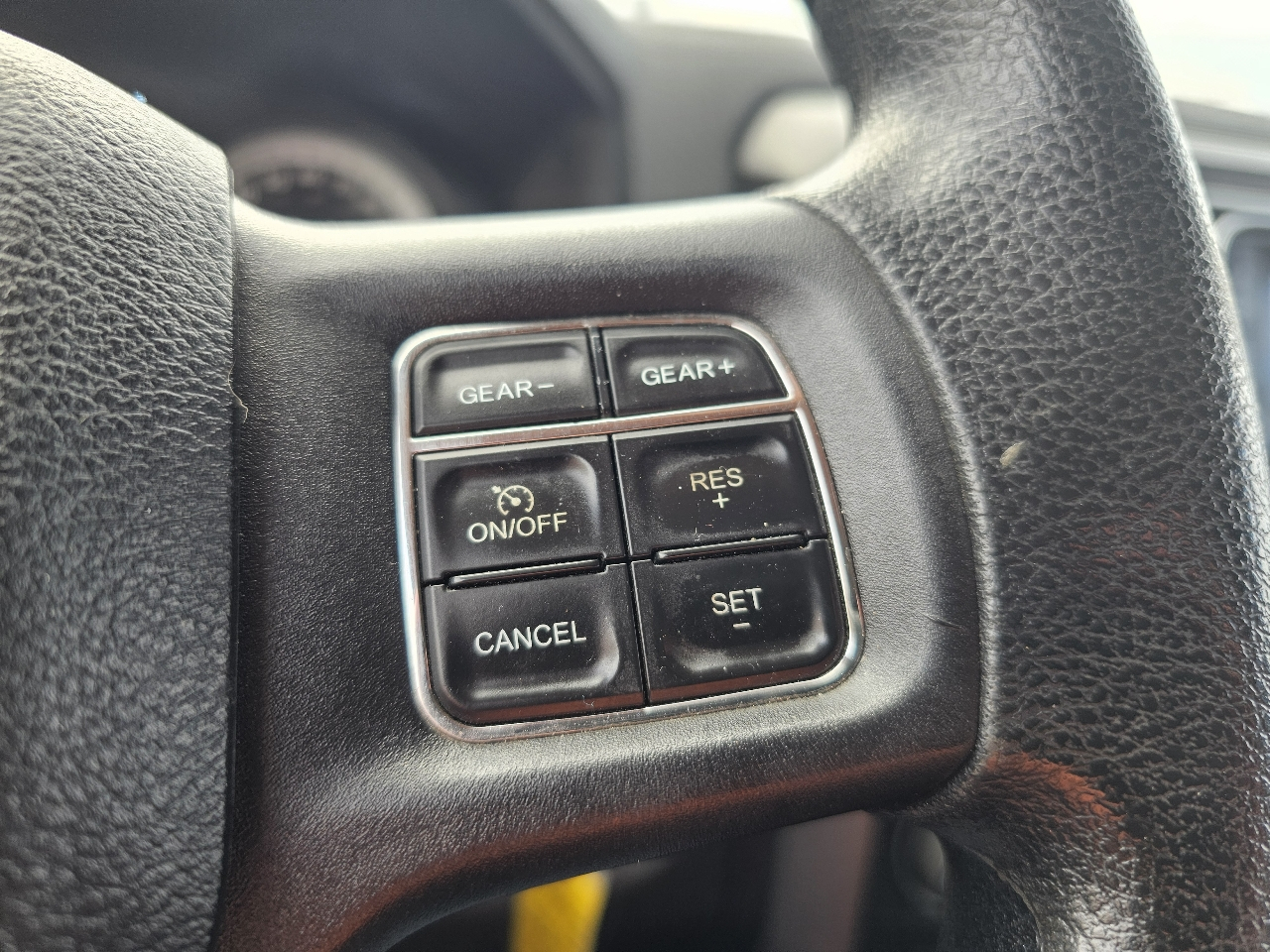 RAM 1500 4WD Quad Cab 140.5" Express 2014