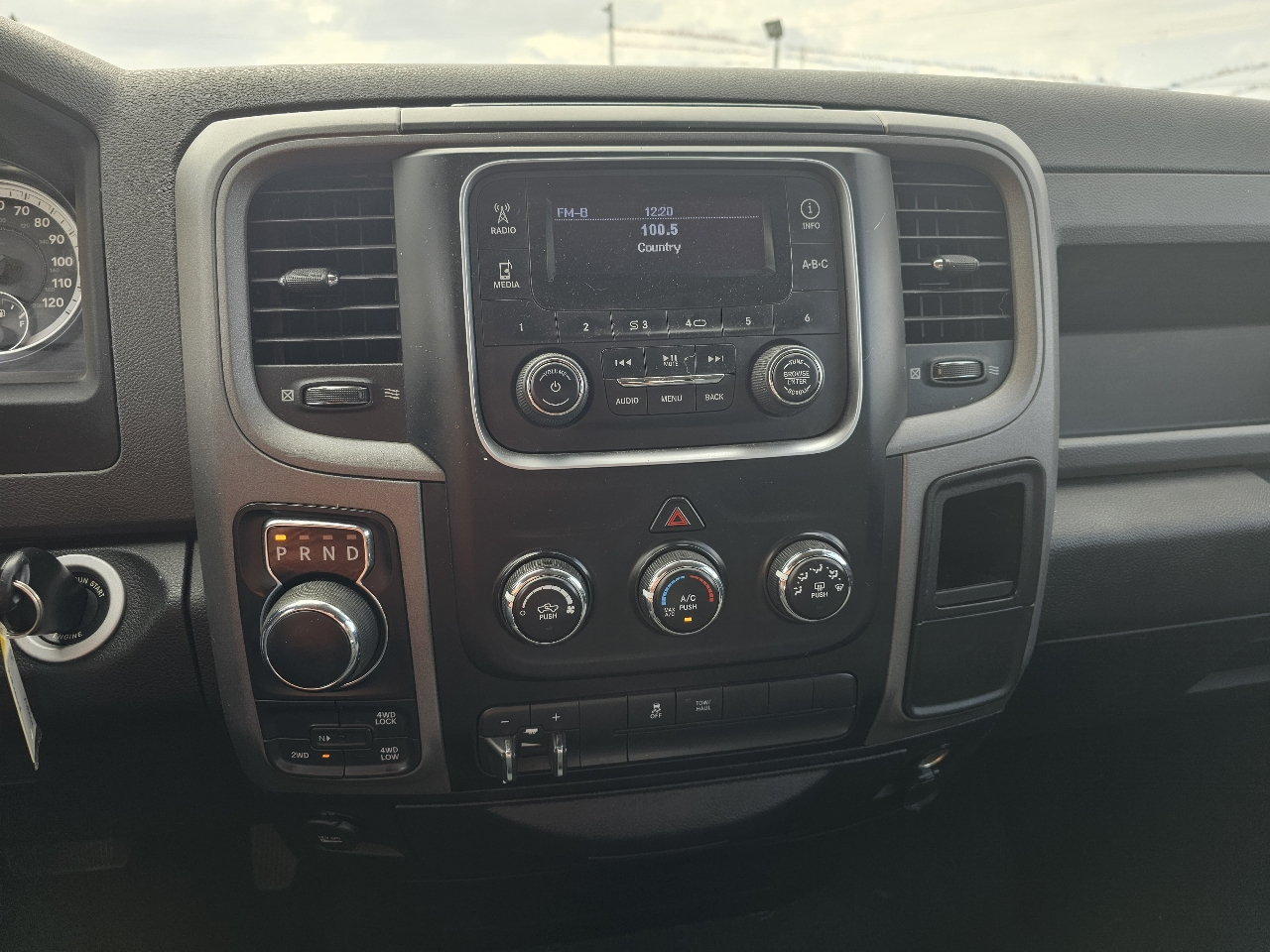 RAM 1500 4WD Quad Cab 140.5" Express 2014