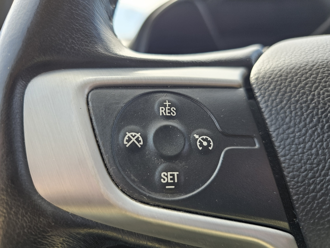 GMC Canyon 4WD Crew Cab 128.3" SLE 2016