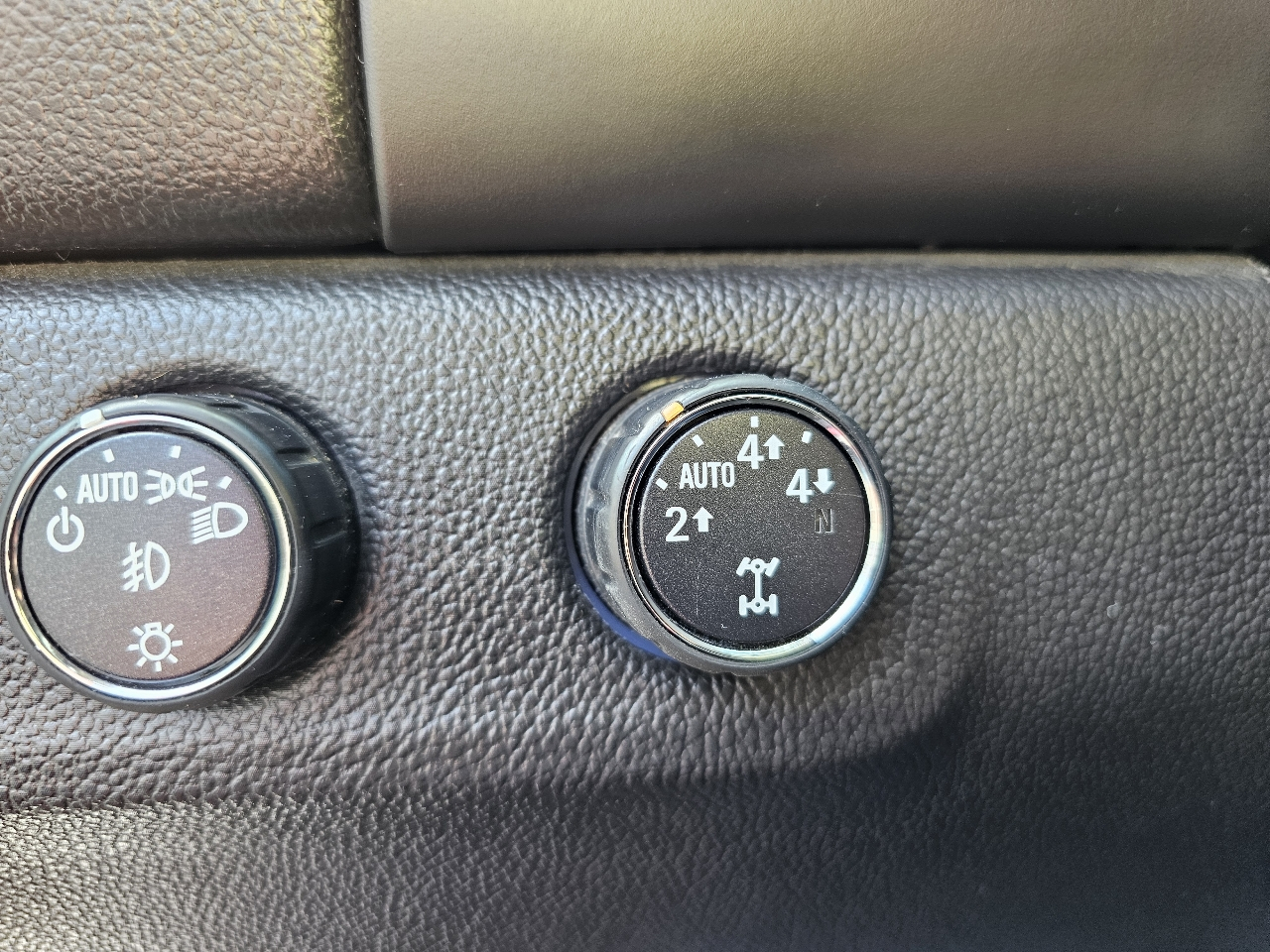 GMC Canyon 4WD Crew Cab 128.3" SLE 2016