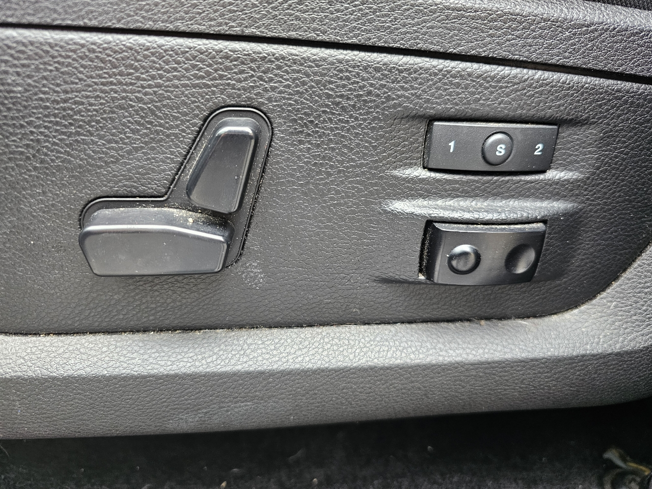 RAM 1500 Laramie 4x4 Crew Cab 5'7" Box 2017