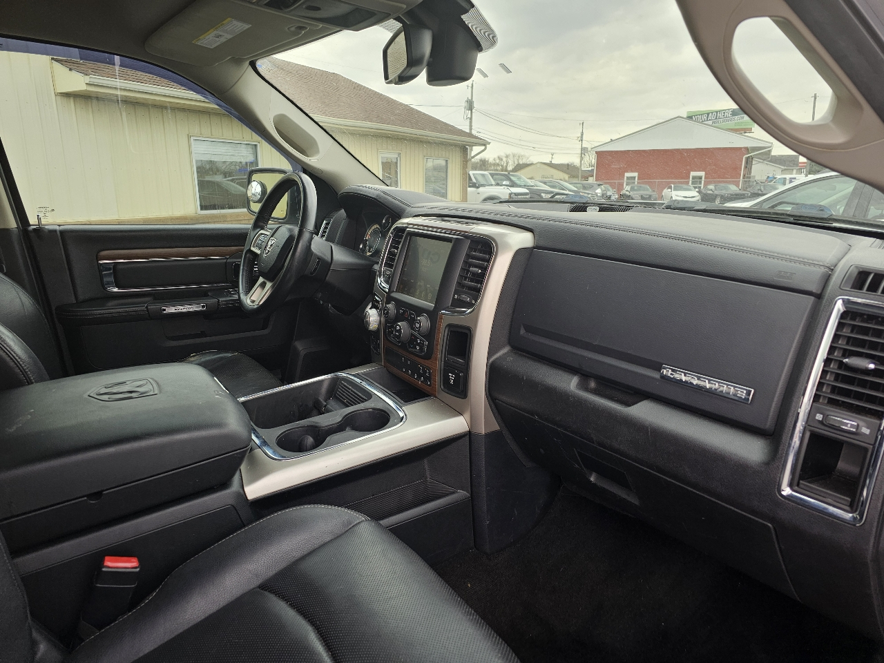 RAM 1500 Laramie 4x4 Crew Cab 5'7" Box 2017