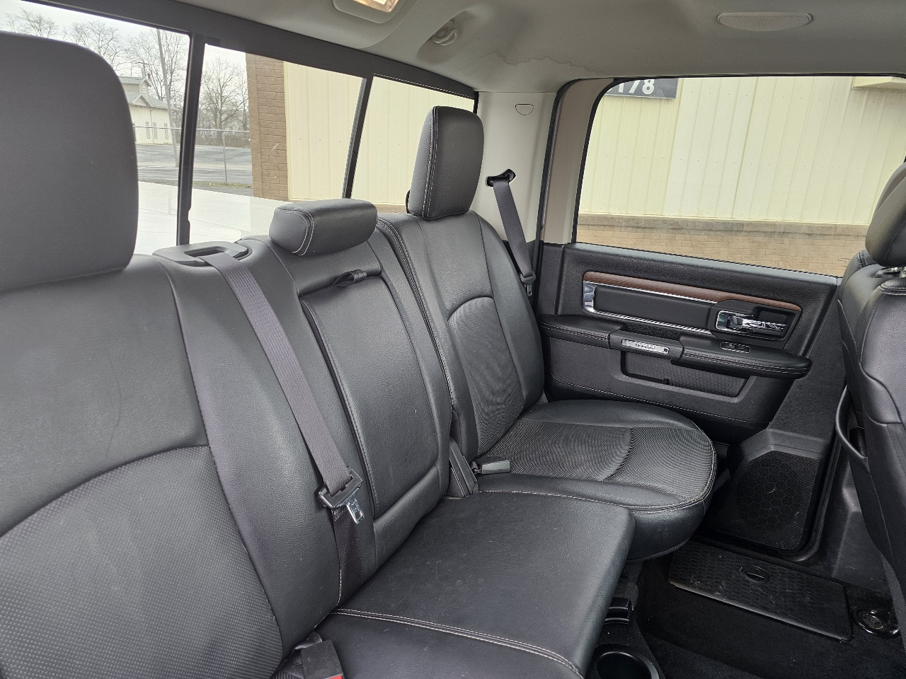 RAM 1500 Laramie 4x4 Crew Cab 5'7" Box 2017