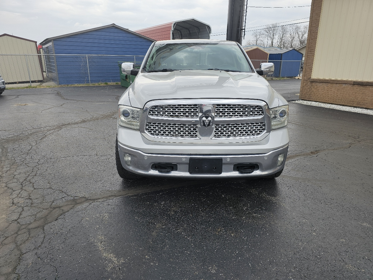 RAM 1500 Laramie 4x4 Crew Cab 5'7" Box 2017