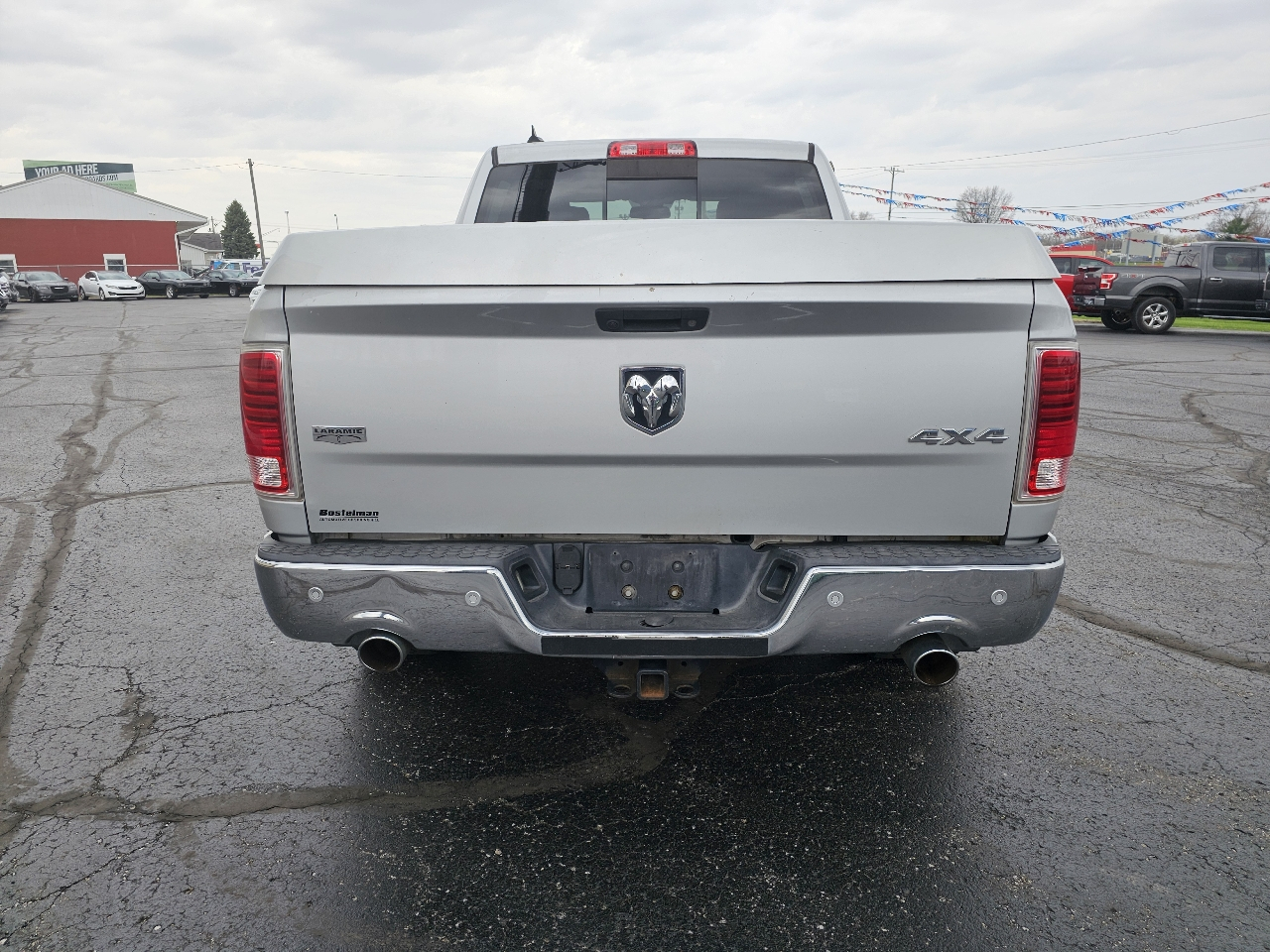 RAM 1500 Laramie 4x4 Crew Cab 5'7" Box 2017