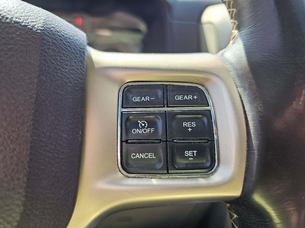 RAM 1500 Longhorn 4x4 Crew Cab 5'7" Box *Ltd Avail* 2018