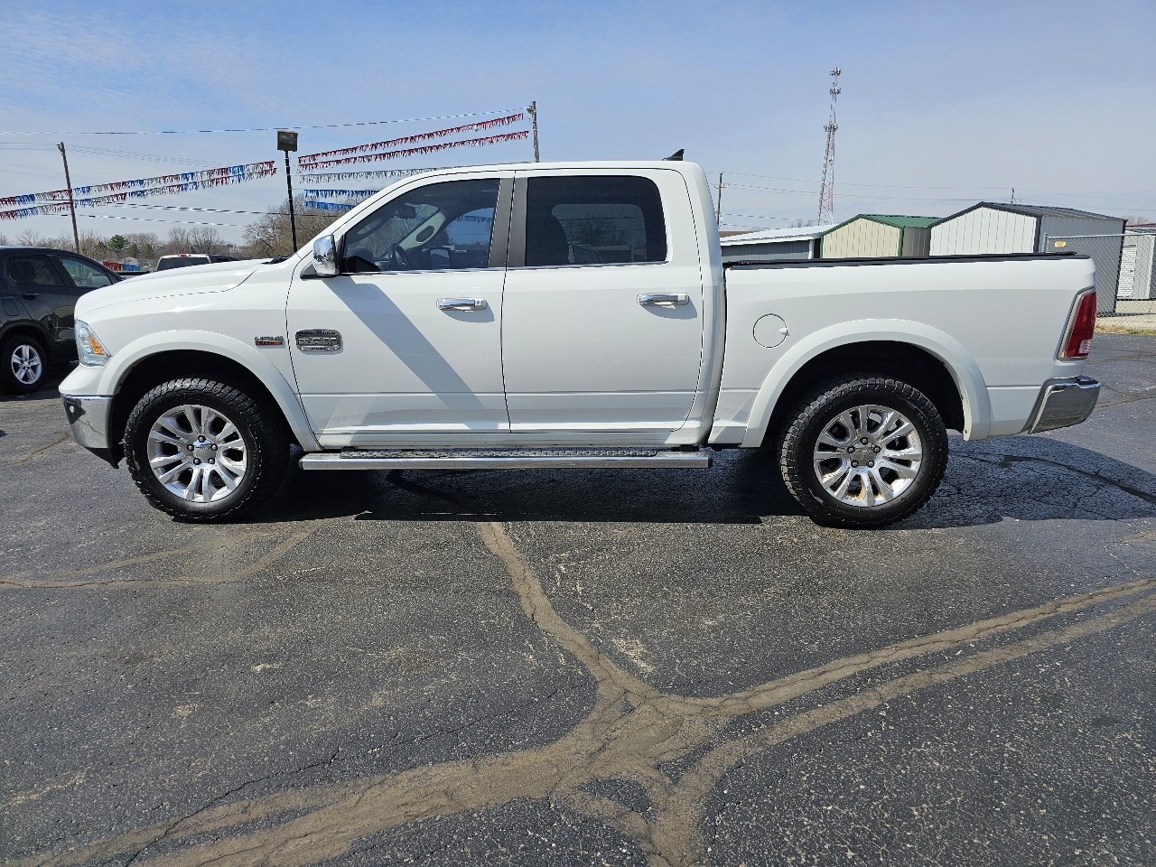 RAM 1500 Longhorn 4x4 Crew Cab 5'7" Box *Ltd Avail* 2018