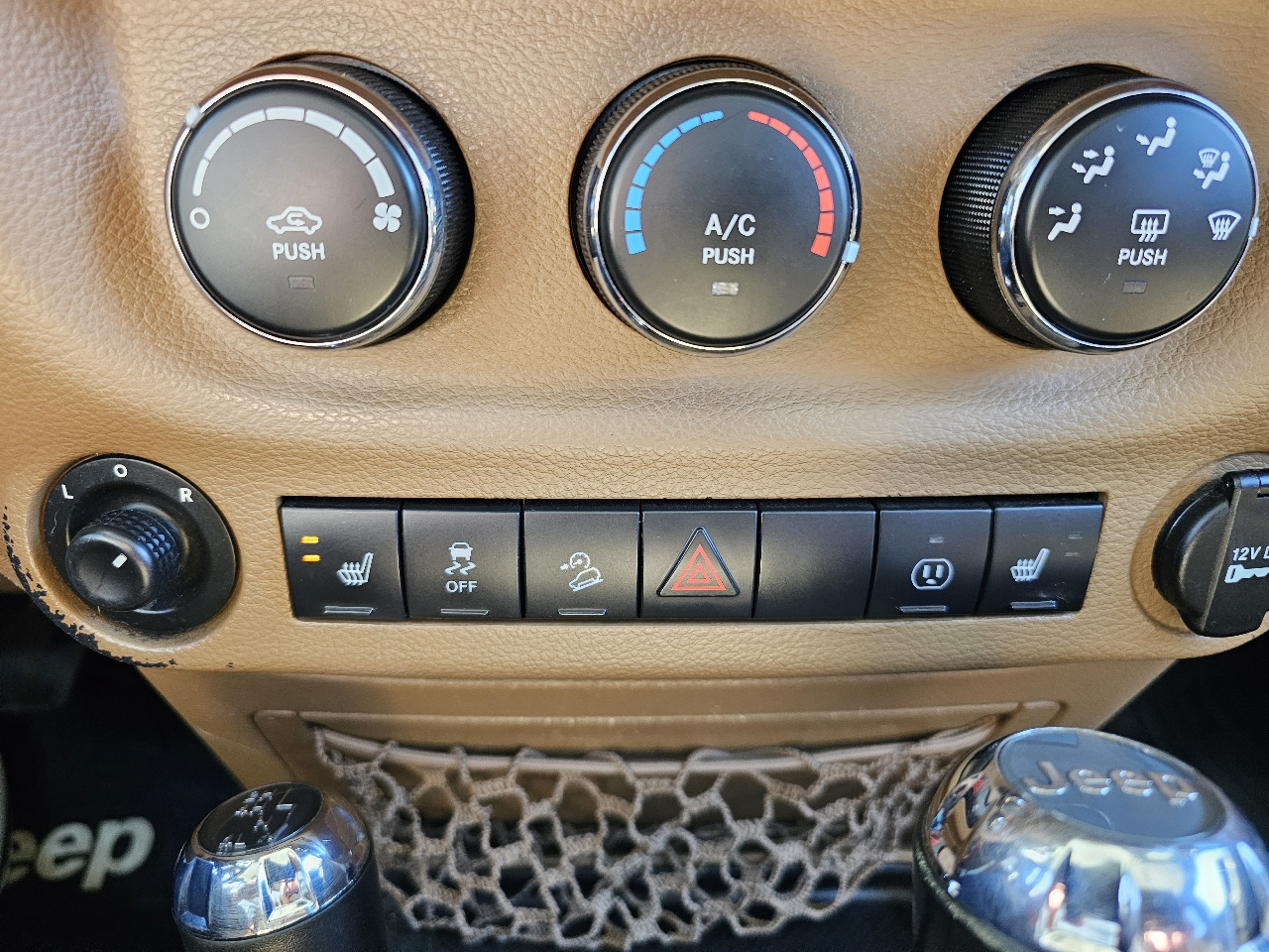 Jeep Wrangler Unlimited 4WD 4dr Sahara 2014