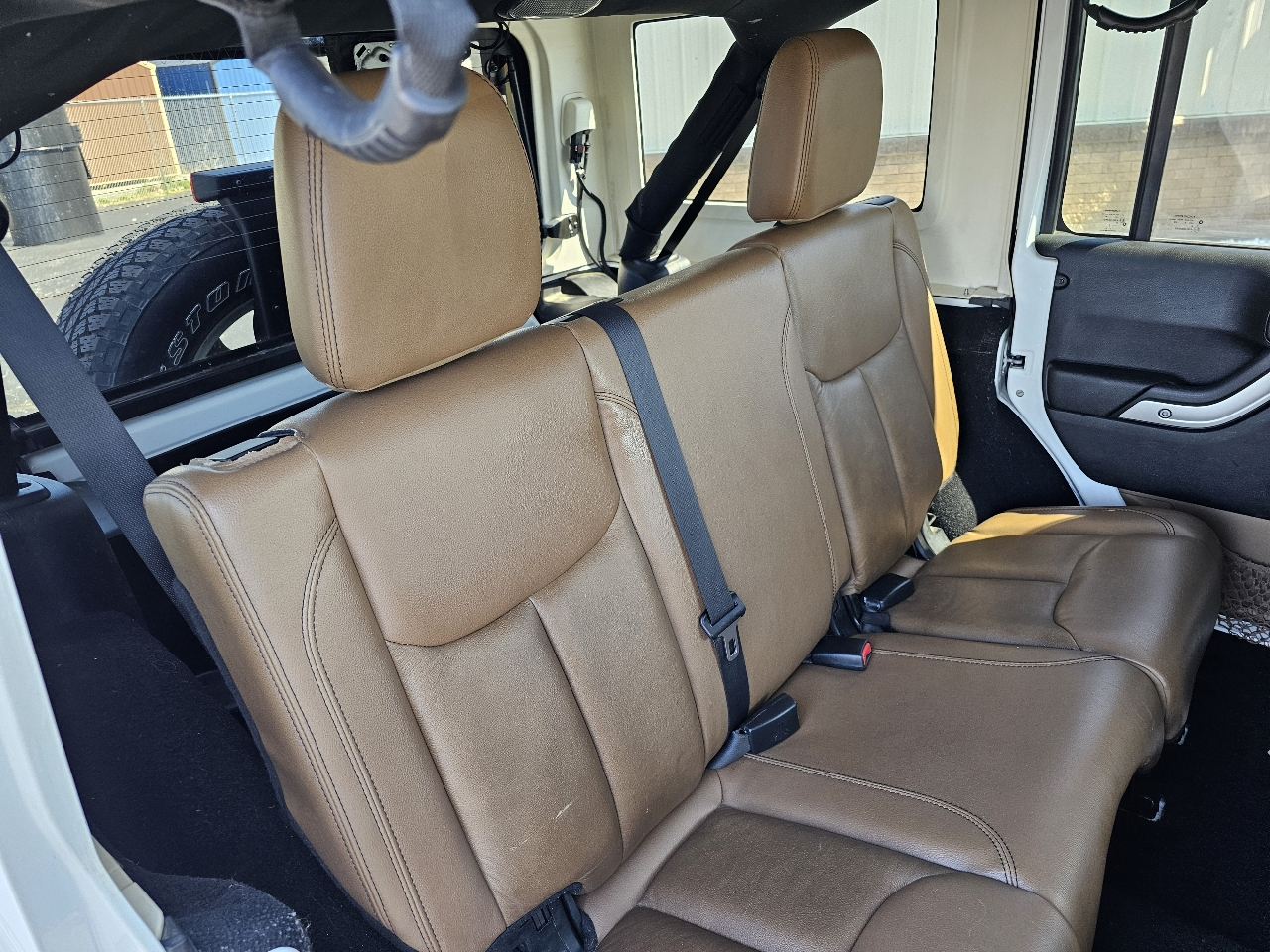 Jeep Wrangler Unlimited 4WD 4dr Sahara 2014