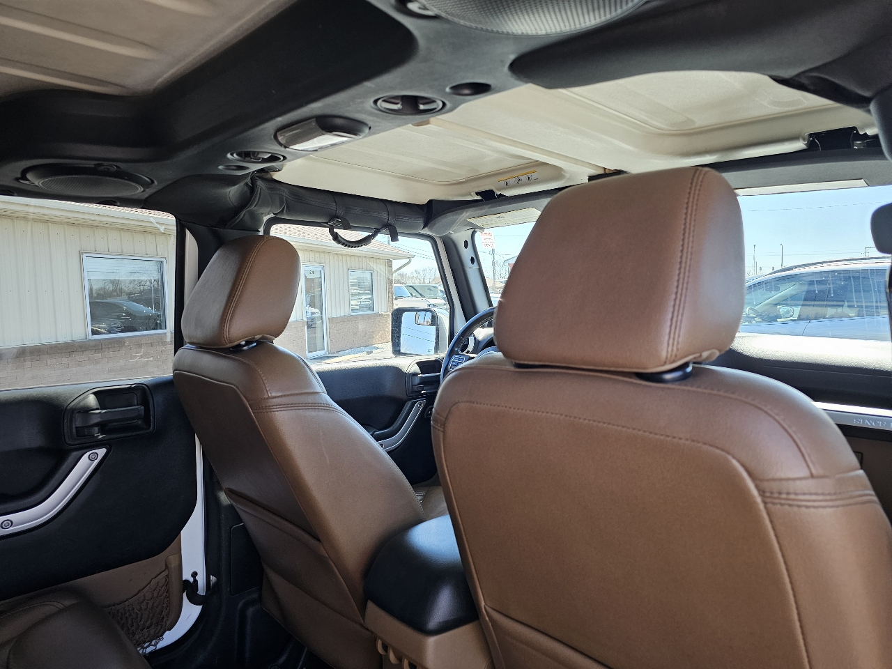 Jeep Wrangler Unlimited 4WD 4dr Sahara 2014