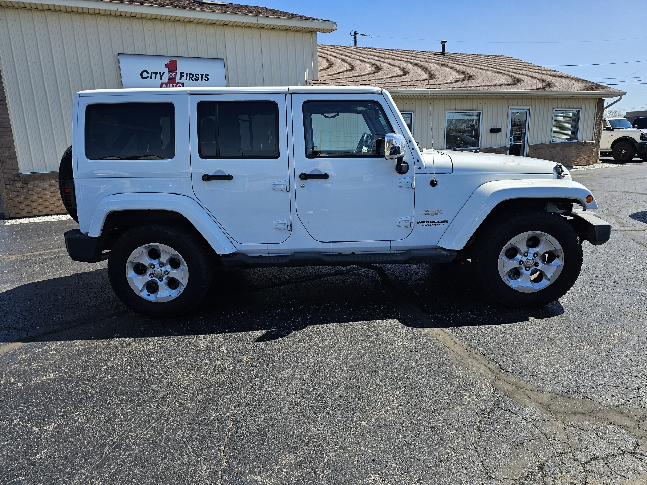 Jeep Wrangler Unlimited 4WD 4dr Sahara 2014