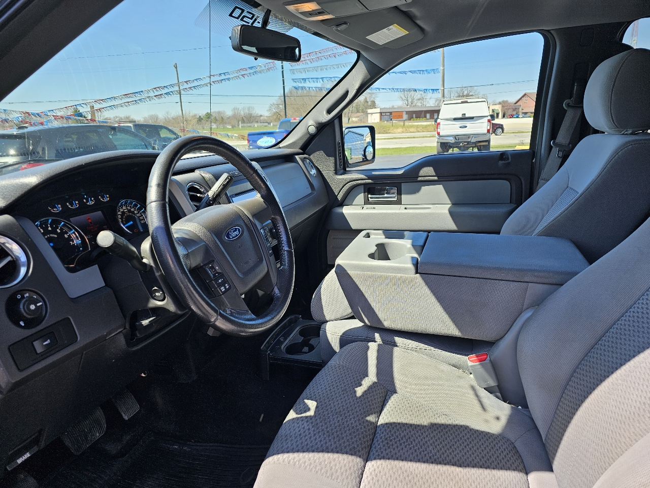 Ford F-150 4WD SuperCrew 145" XL 2013