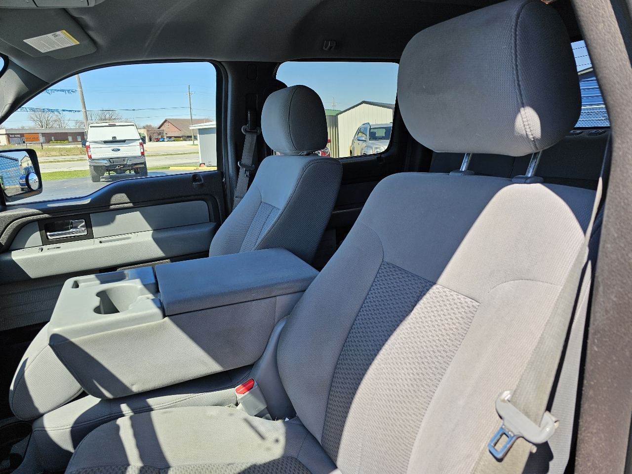 Ford F-150 4WD SuperCrew 145" XL 2013