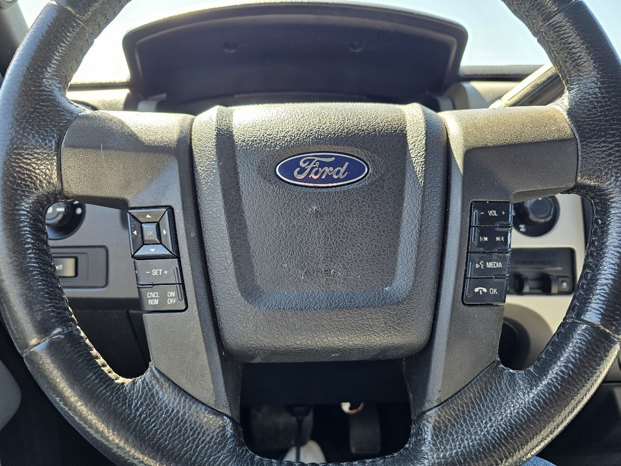 Ford F-150 4WD SuperCrew 145" XL 2013