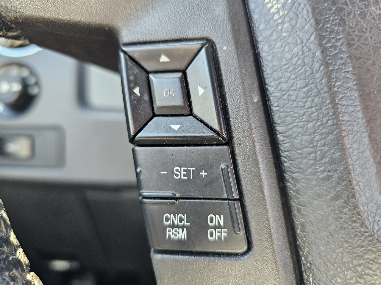 Ford F-150 4WD SuperCrew 145" XL 2013