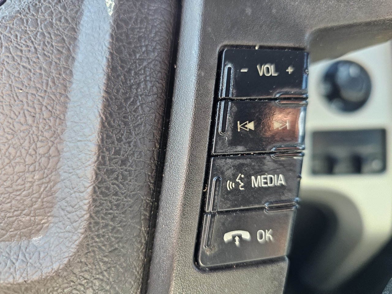 Ford F-150 4WD SuperCrew 145" XL 2013