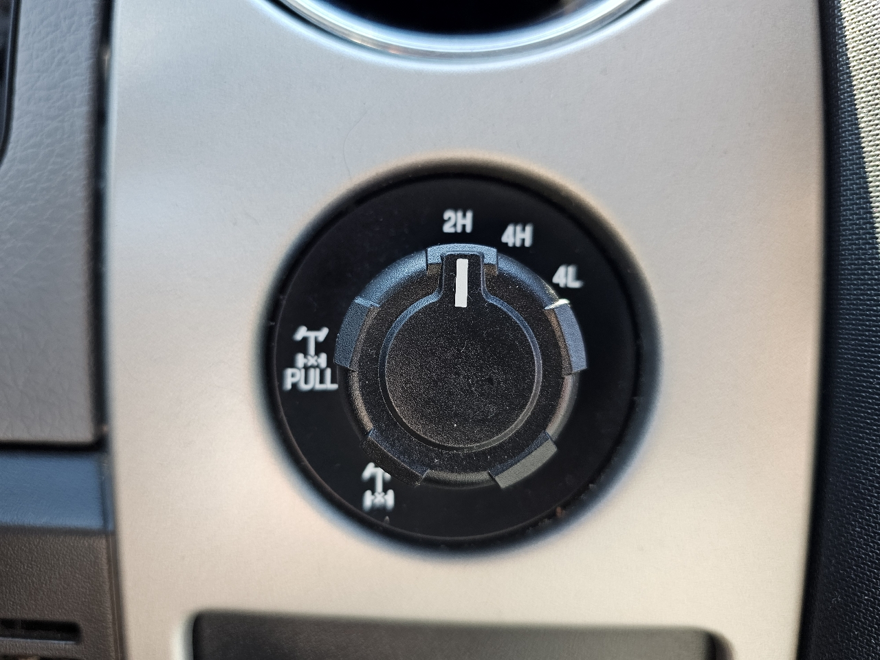 Ford F-150 4WD SuperCrew 145" XL 2013