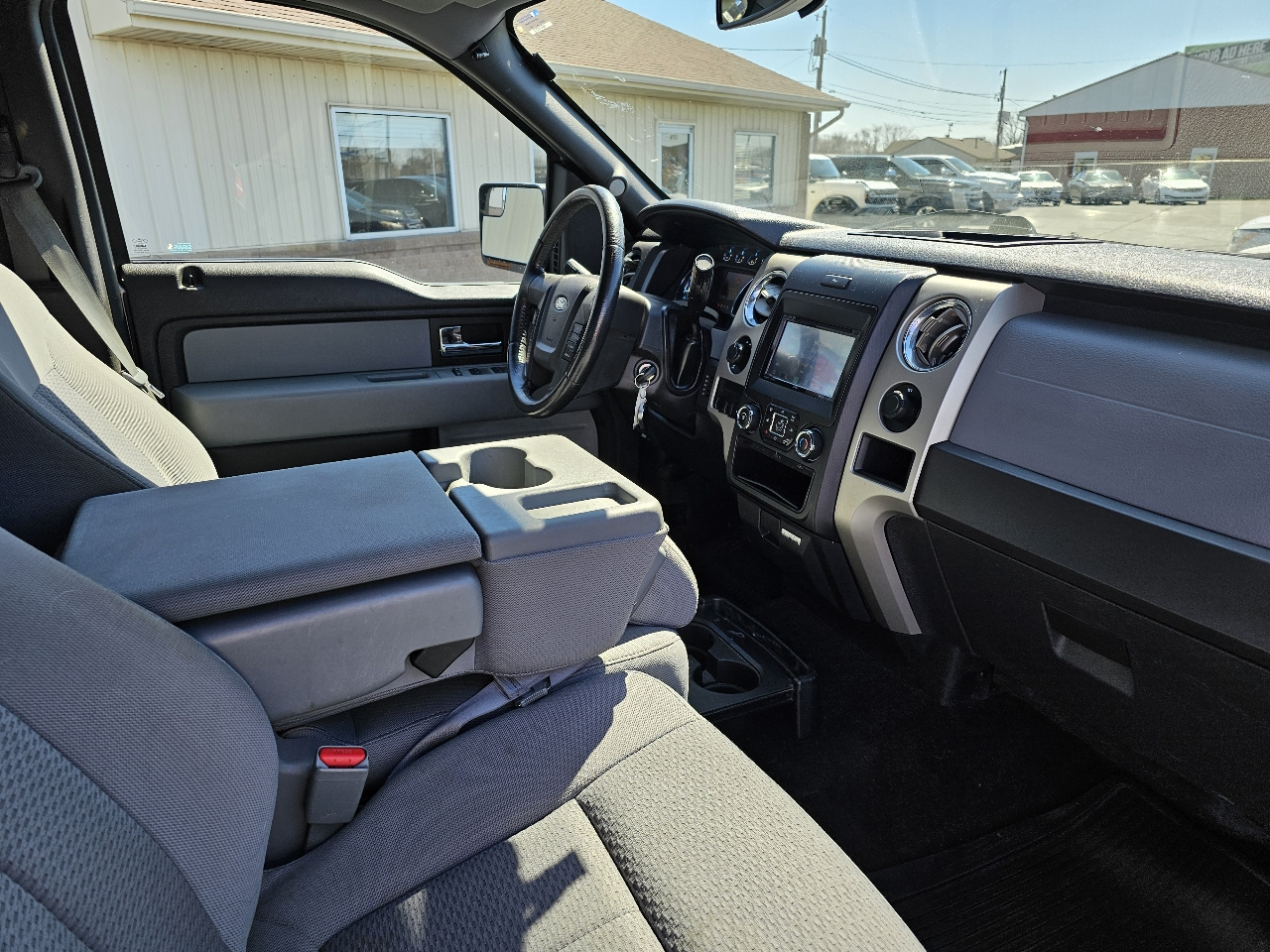 Ford F-150 4WD SuperCrew 145" XL 2013
