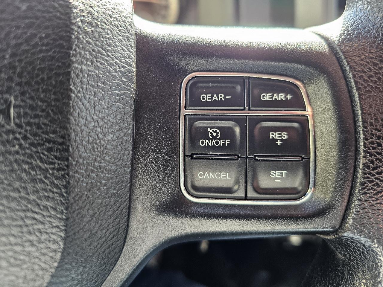 RAM 1500 Tradesman 4x4 Quad Cab 6'4" Box 2017