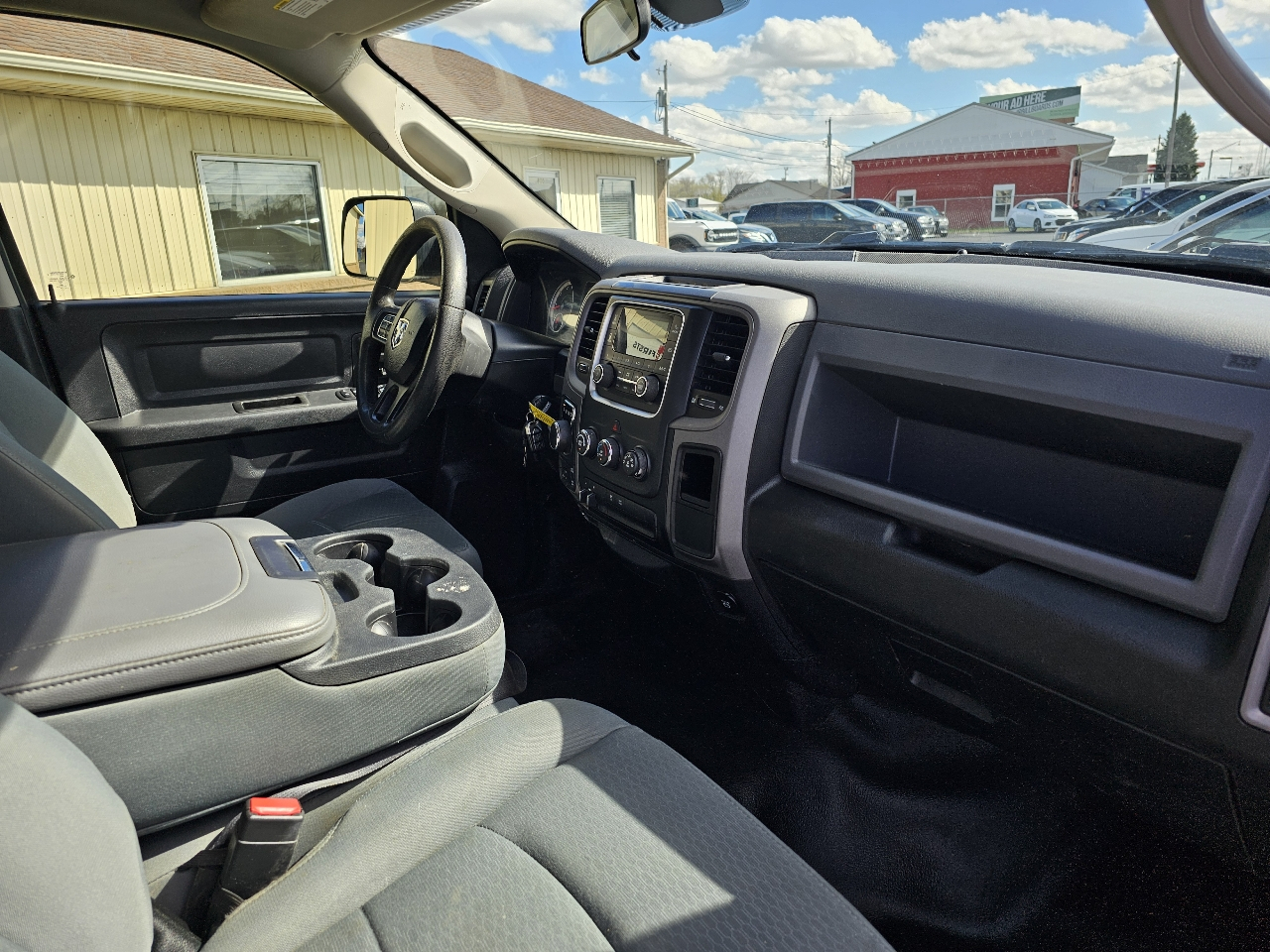 RAM 1500 Tradesman 4x4 Quad Cab 6'4" Box 2017