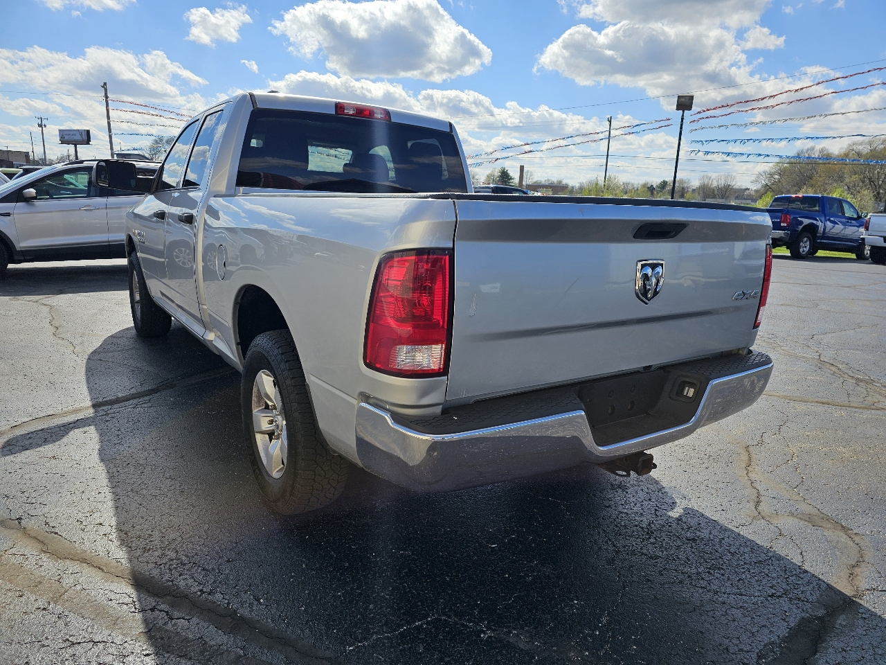 RAM 1500 Tradesman 4x4 Quad Cab 6'4" Box 2017