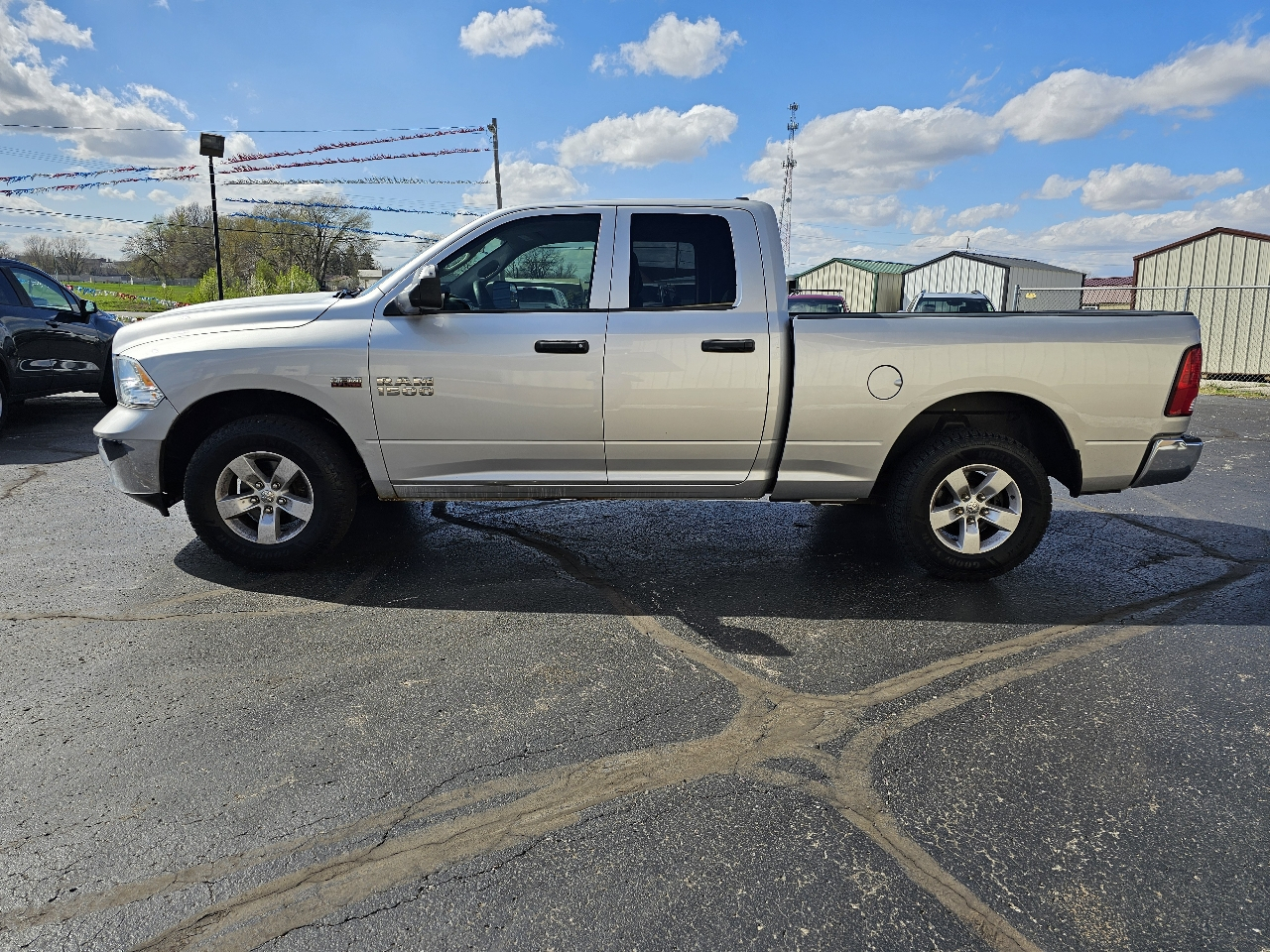 RAM 1500 Tradesman 4x4 Quad Cab 6'4" Box 2017