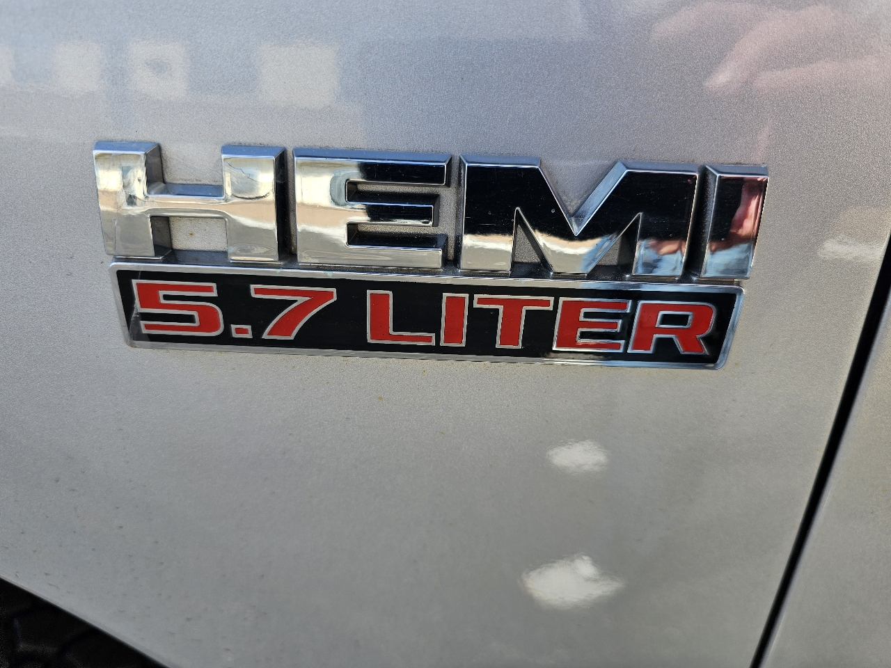 RAM 1500 Tradesman 4x4 Quad Cab 6'4" Box 2017