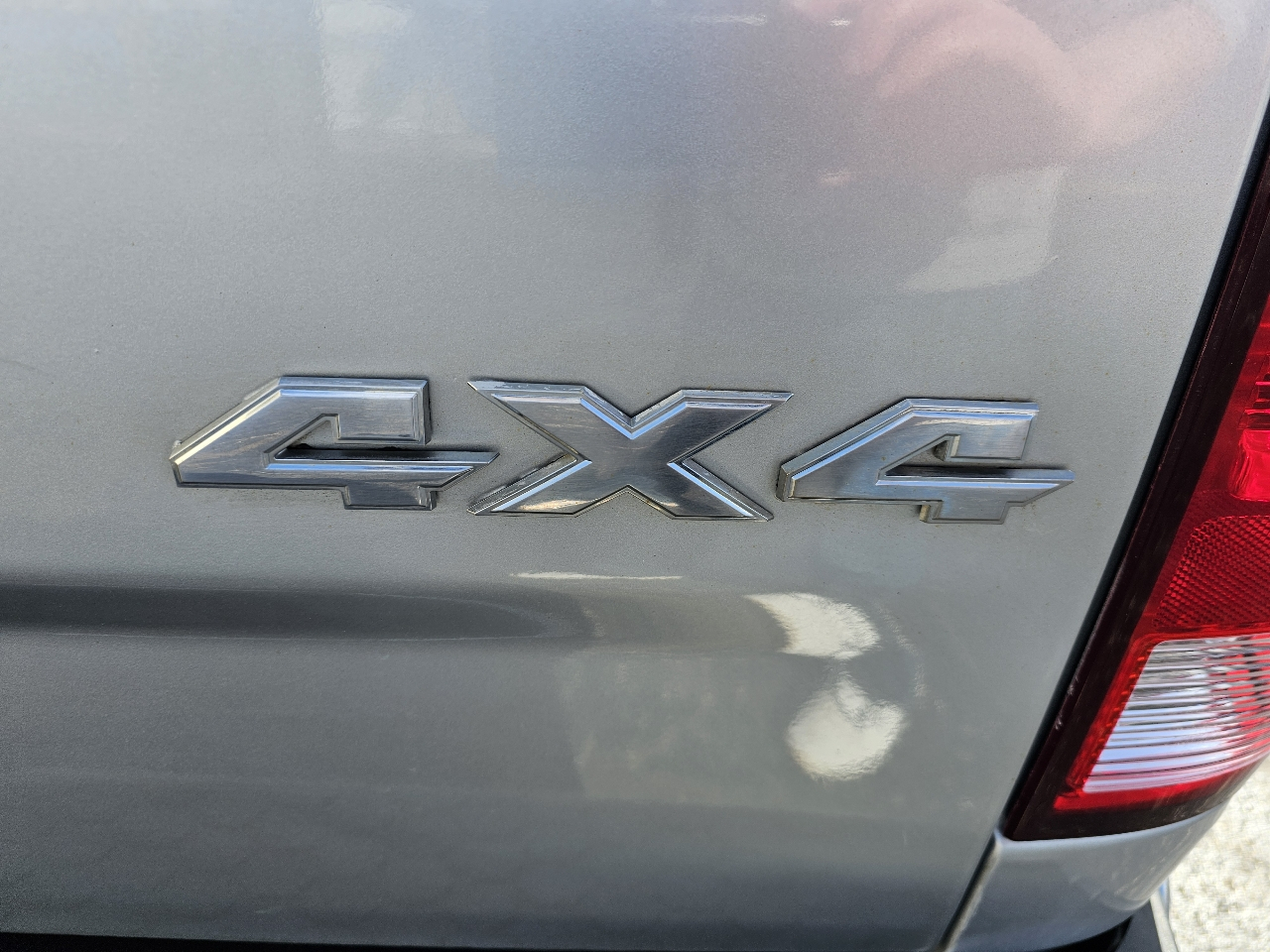 RAM 1500 Tradesman 4x4 Quad Cab 6'4" Box 2017