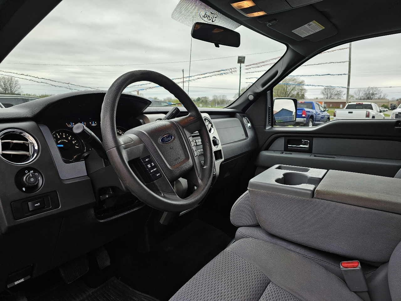 Ford F-150 4WD SuperCrew 145" XL 2014