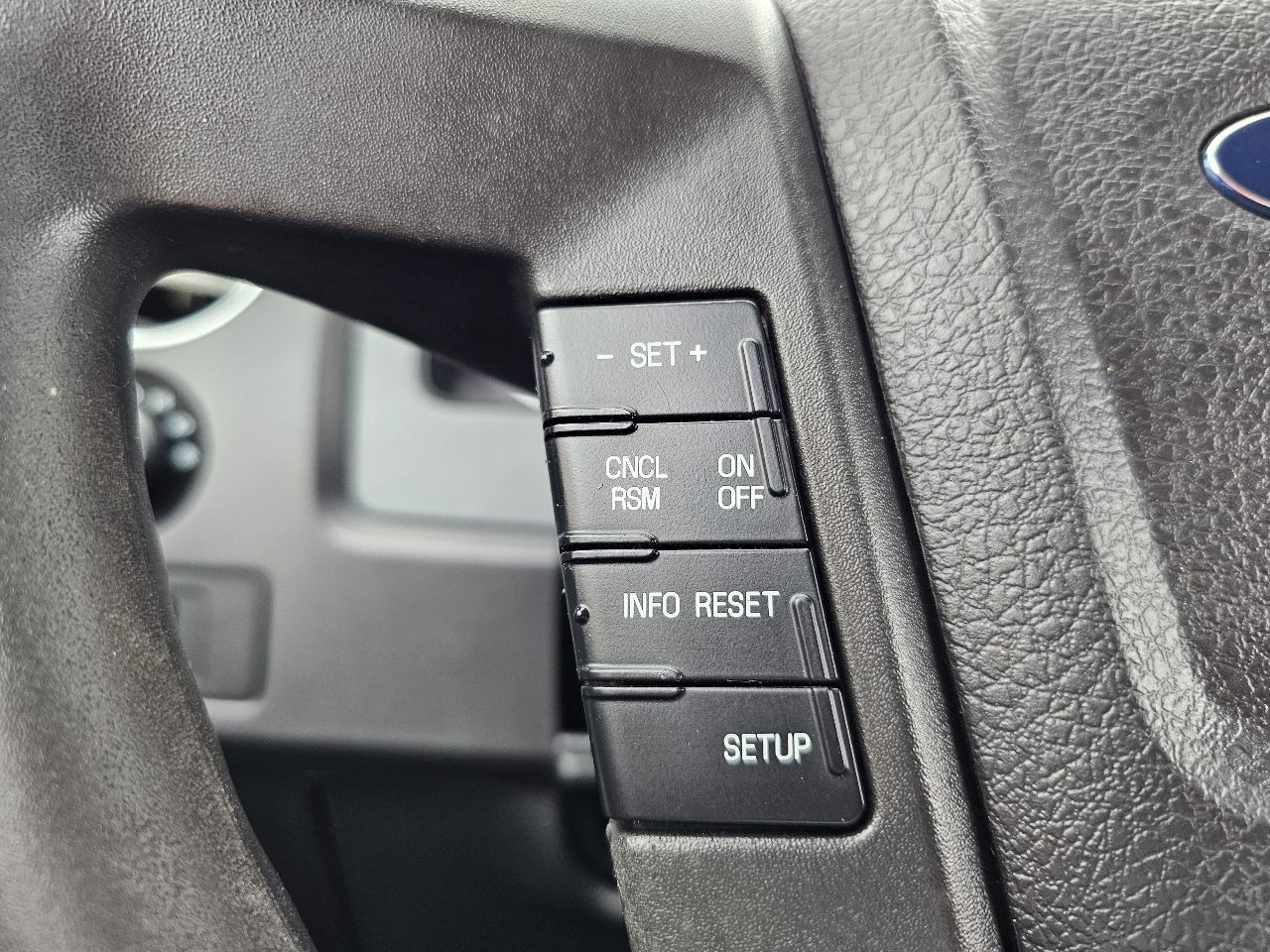 Ford F-150 4WD SuperCrew 145" XL 2014