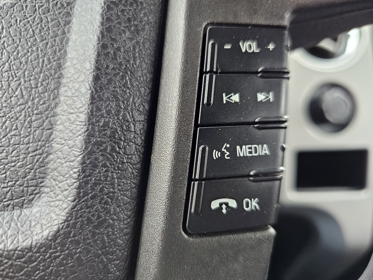 Ford F-150 4WD SuperCrew 145" XL 2014