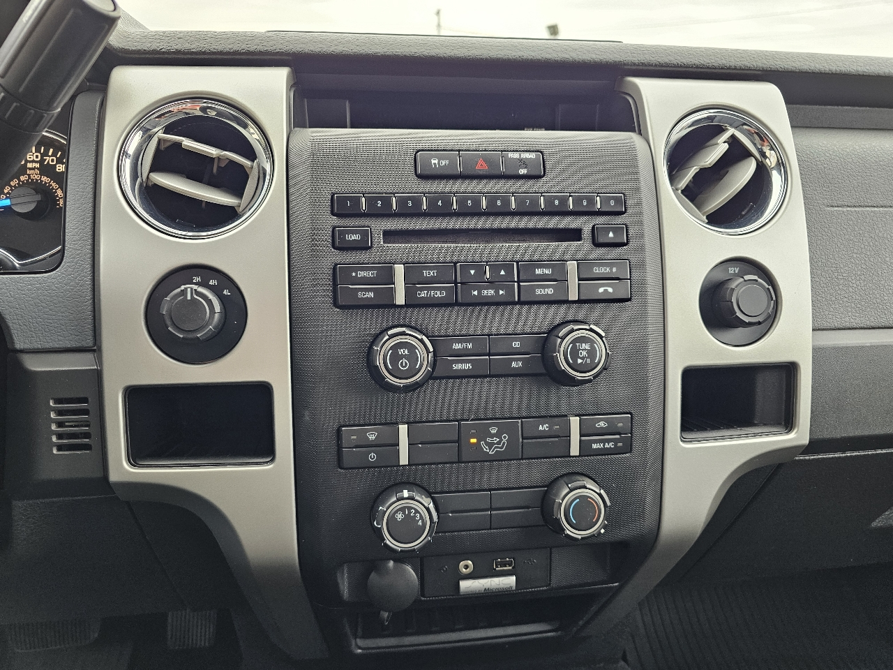 Ford F-150 4WD SuperCrew 145" XL 2014