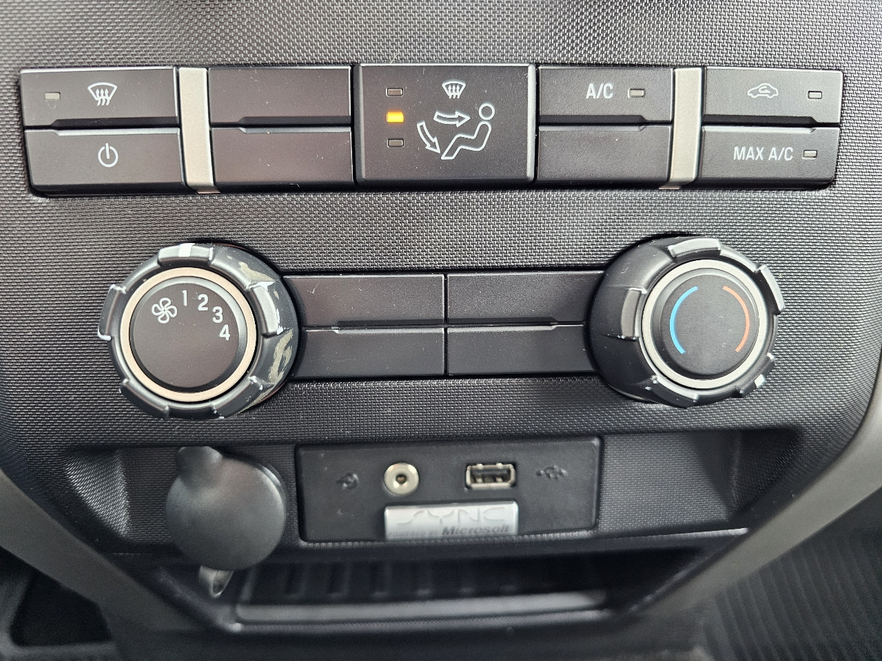 Ford F-150 4WD SuperCrew 145" XL 2014