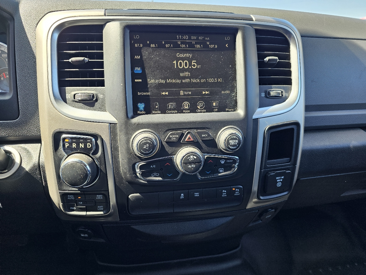 RAM 1500 Big Horn 4x4 Quad Cab 6'4" Box 2017