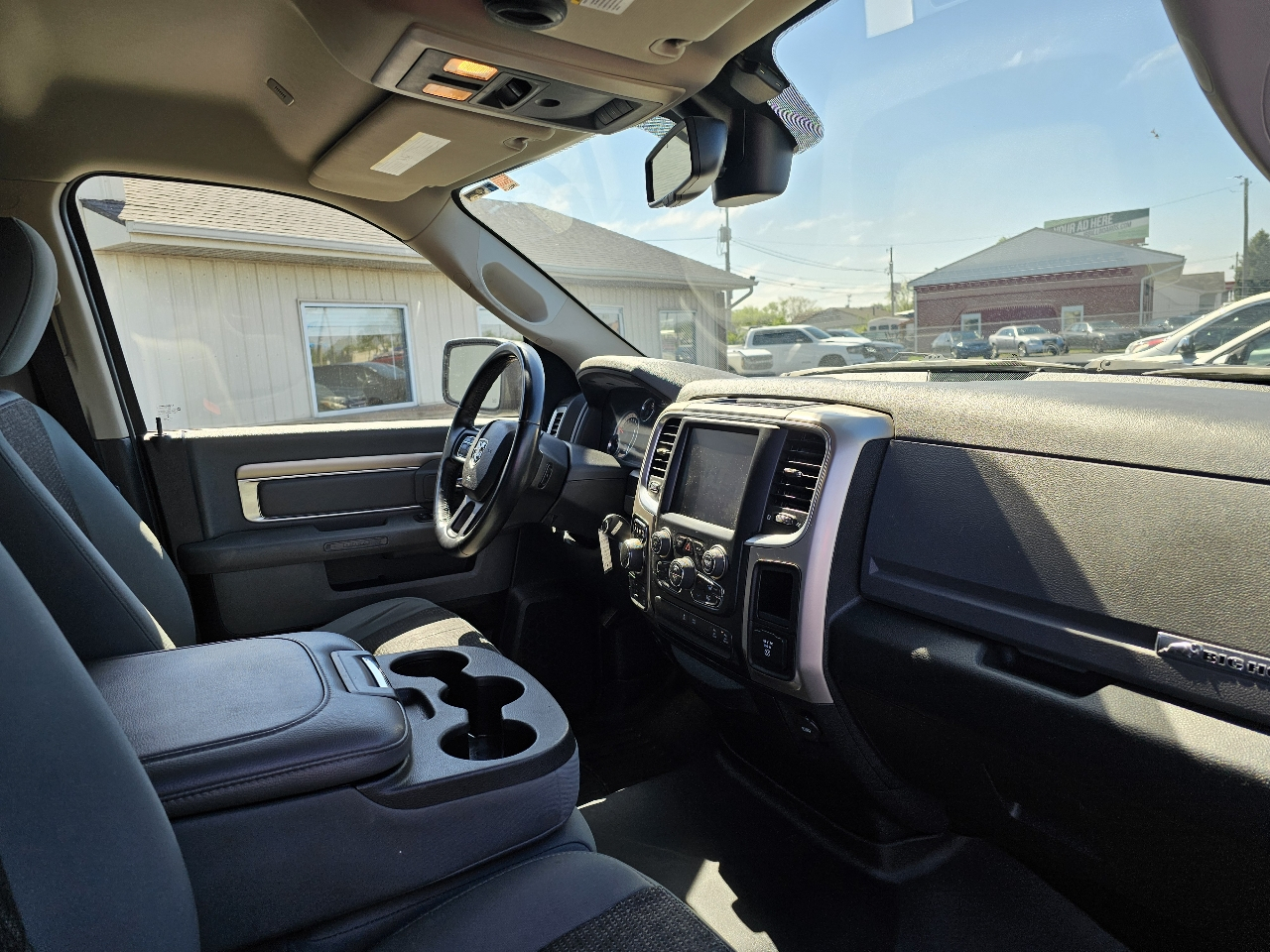 RAM 1500 Big Horn 4x4 Quad Cab 6'4" Box 2017