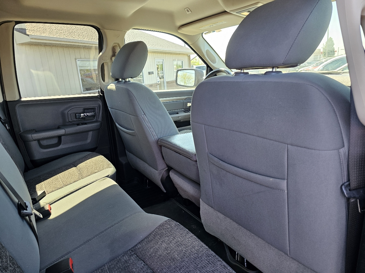 RAM 1500 Big Horn 4x4 Quad Cab 6'4" Box 2017