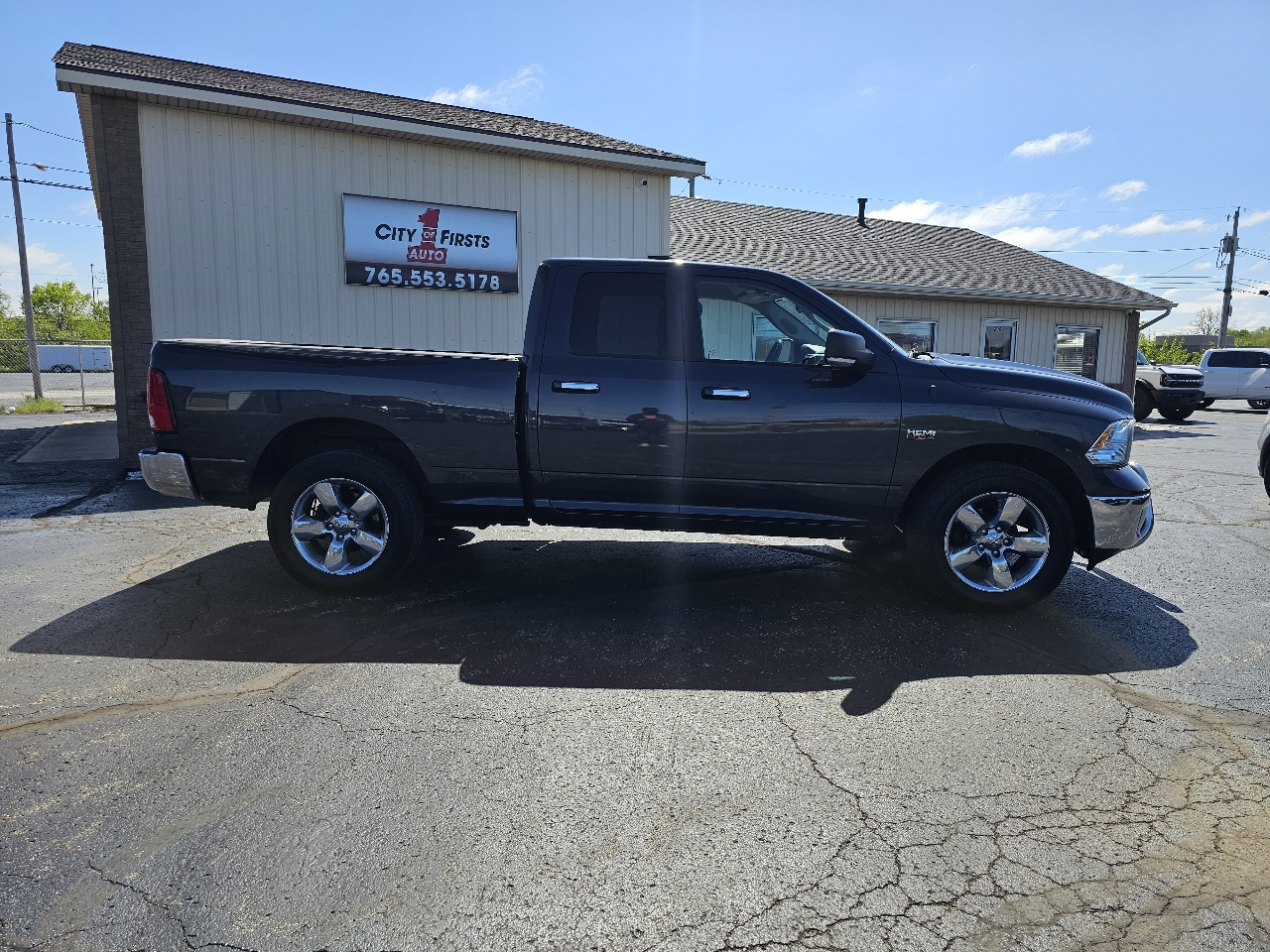 RAM 1500 Big Horn 4x4 Quad Cab 6'4" Box 2017