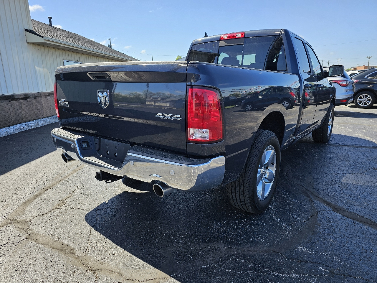 RAM 1500 Big Horn 4x4 Quad Cab 6'4" Box 2017