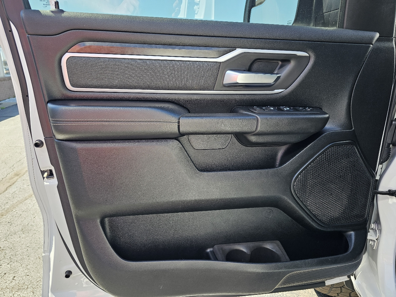 RAM 1500 Big Horn 4x4 Crew Cab 5'7" Box 2021