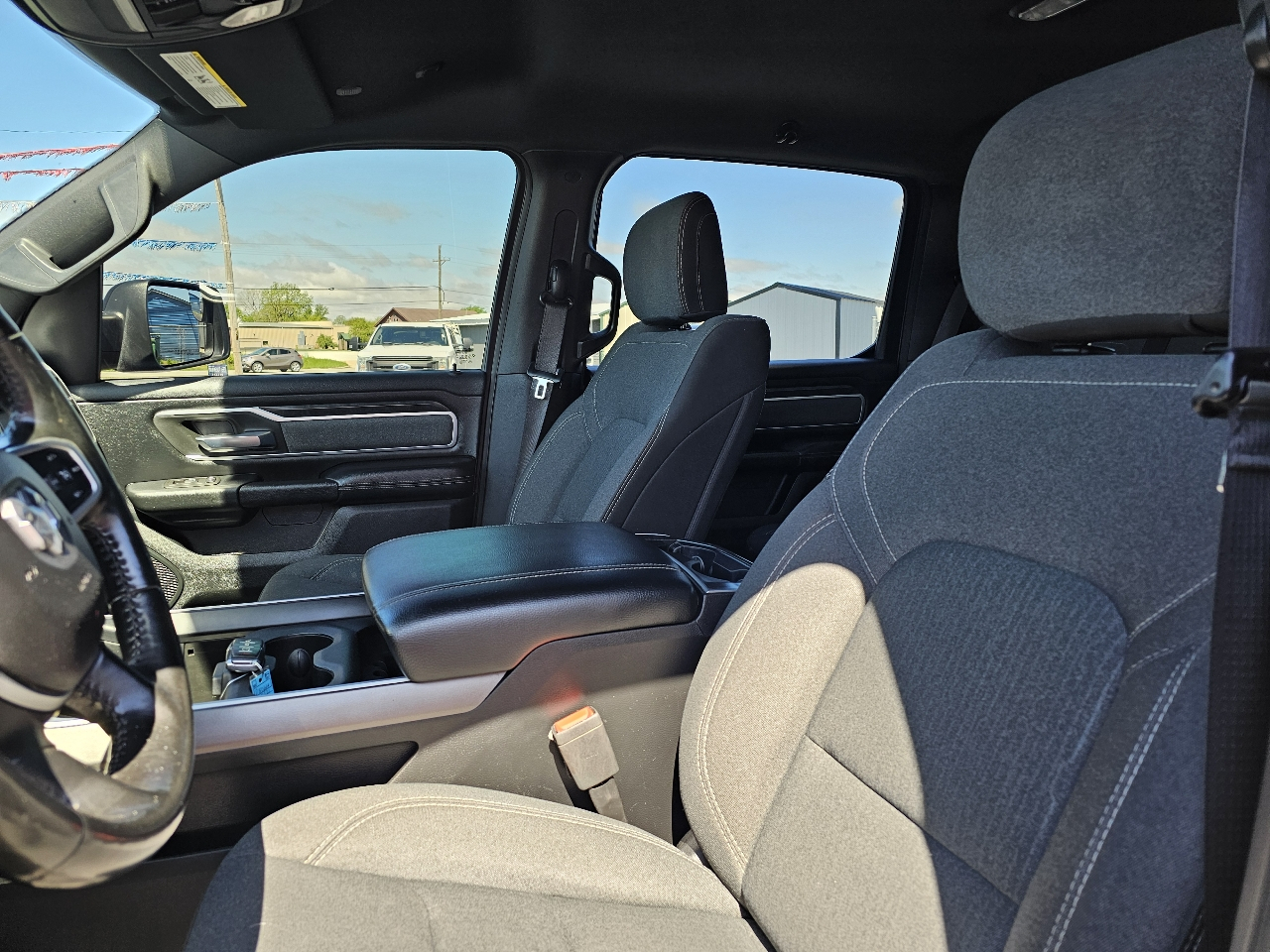 RAM 1500 Big Horn 4x4 Crew Cab 5'7" Box 2021