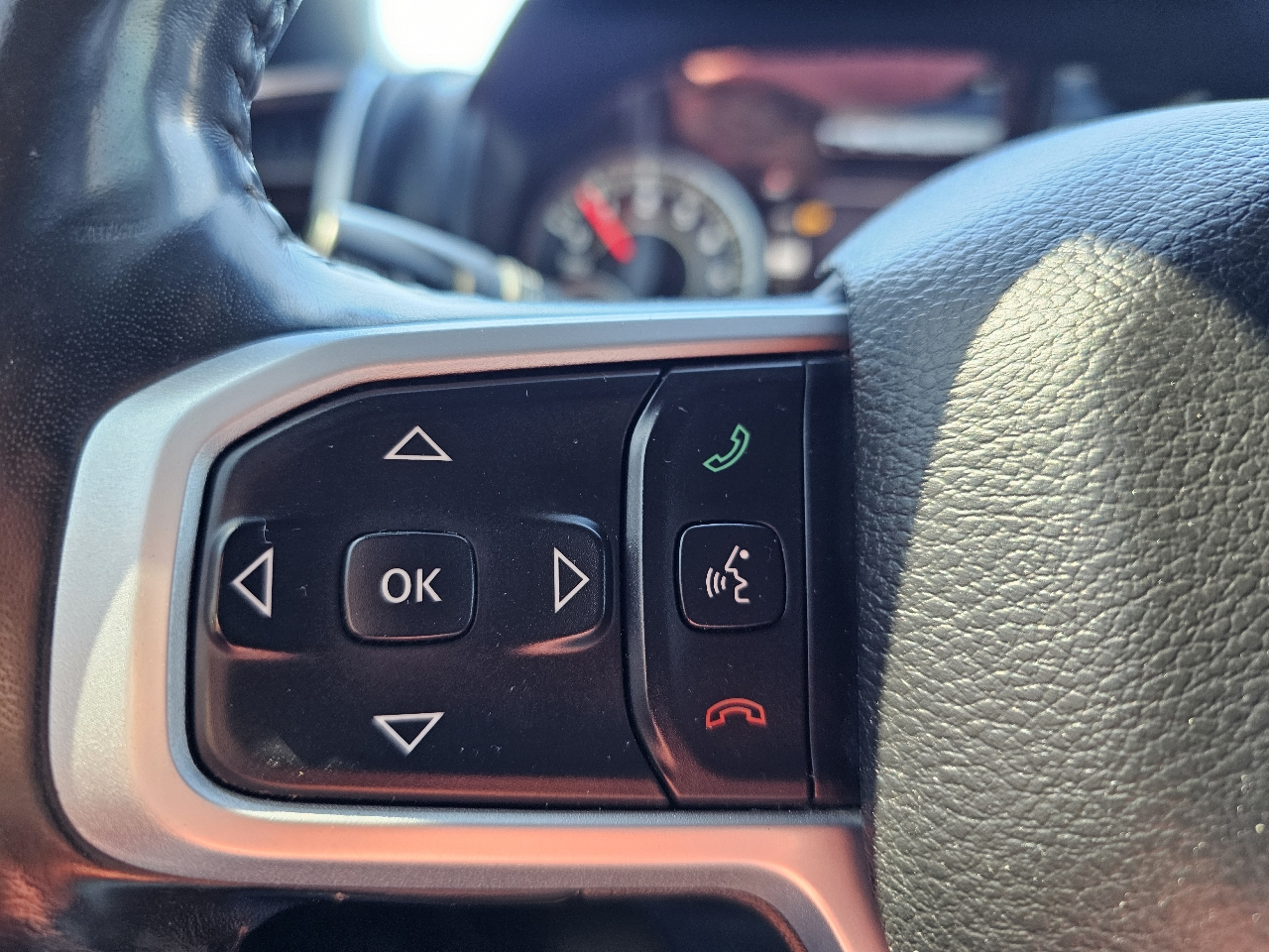 RAM 1500 Big Horn 4x4 Crew Cab 5'7" Box 2021