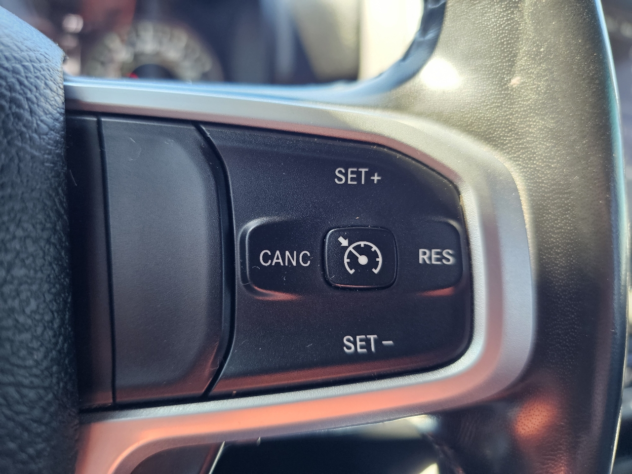 RAM 1500 Big Horn 4x4 Crew Cab 5'7" Box 2021