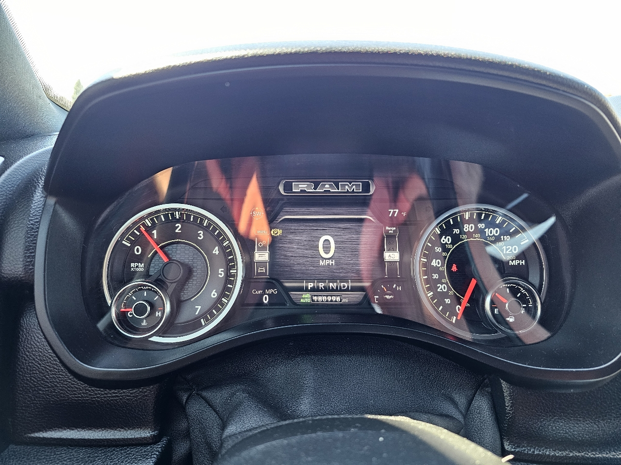 RAM 1500 Big Horn 4x4 Crew Cab 5'7" Box 2021