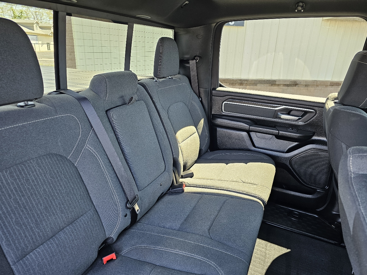 RAM 1500 Big Horn 4x4 Crew Cab 5'7" Box 2021